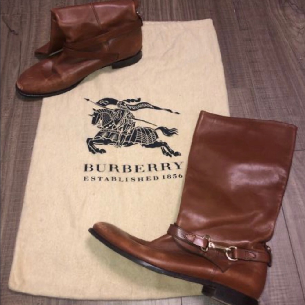 Burberry womens boots size 40
